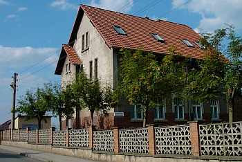 ehemalige Schule im Jahr 2002